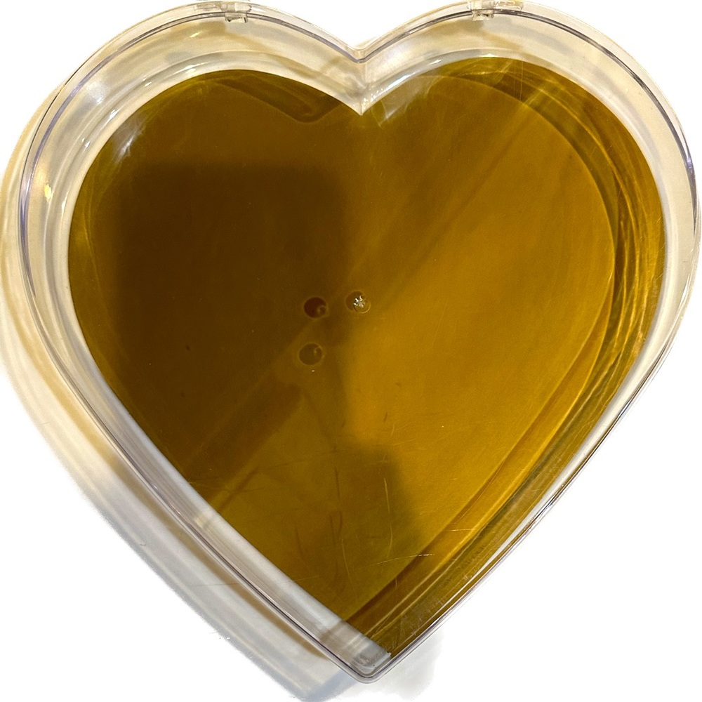 10.75” RUSSELL STOVER CLEAR PLASTIC HINGED VALENTINE HEART CHOCOLATE BOX GIFT #B